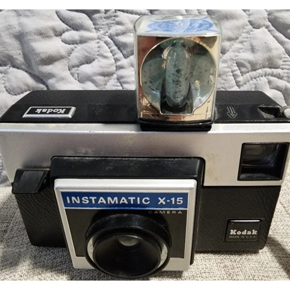Vintage Kodak Instamatic‎ X-15 Camera w/ Flash Retro not working/ parts only